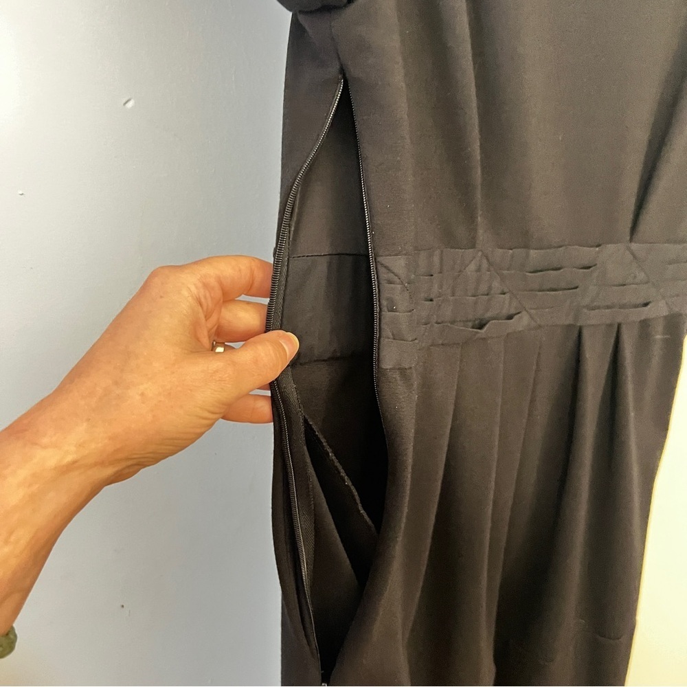BCBG Black Puff Sleeve Pleated Midi Dress - Picture 9 of 14